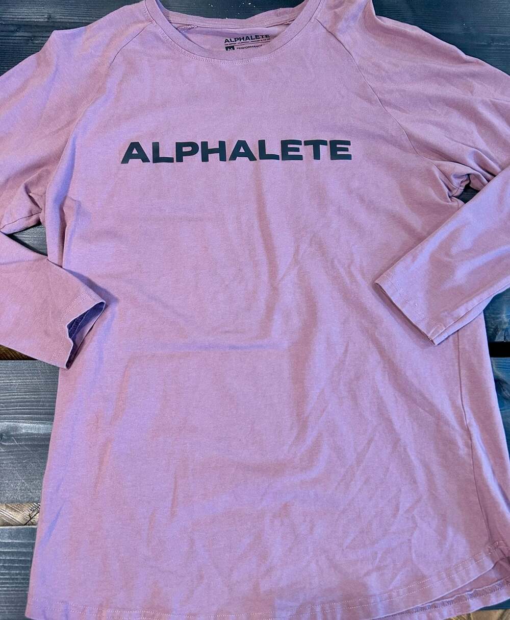 Alphalete Performance Fit Long Sleeve Shirt in Mauve